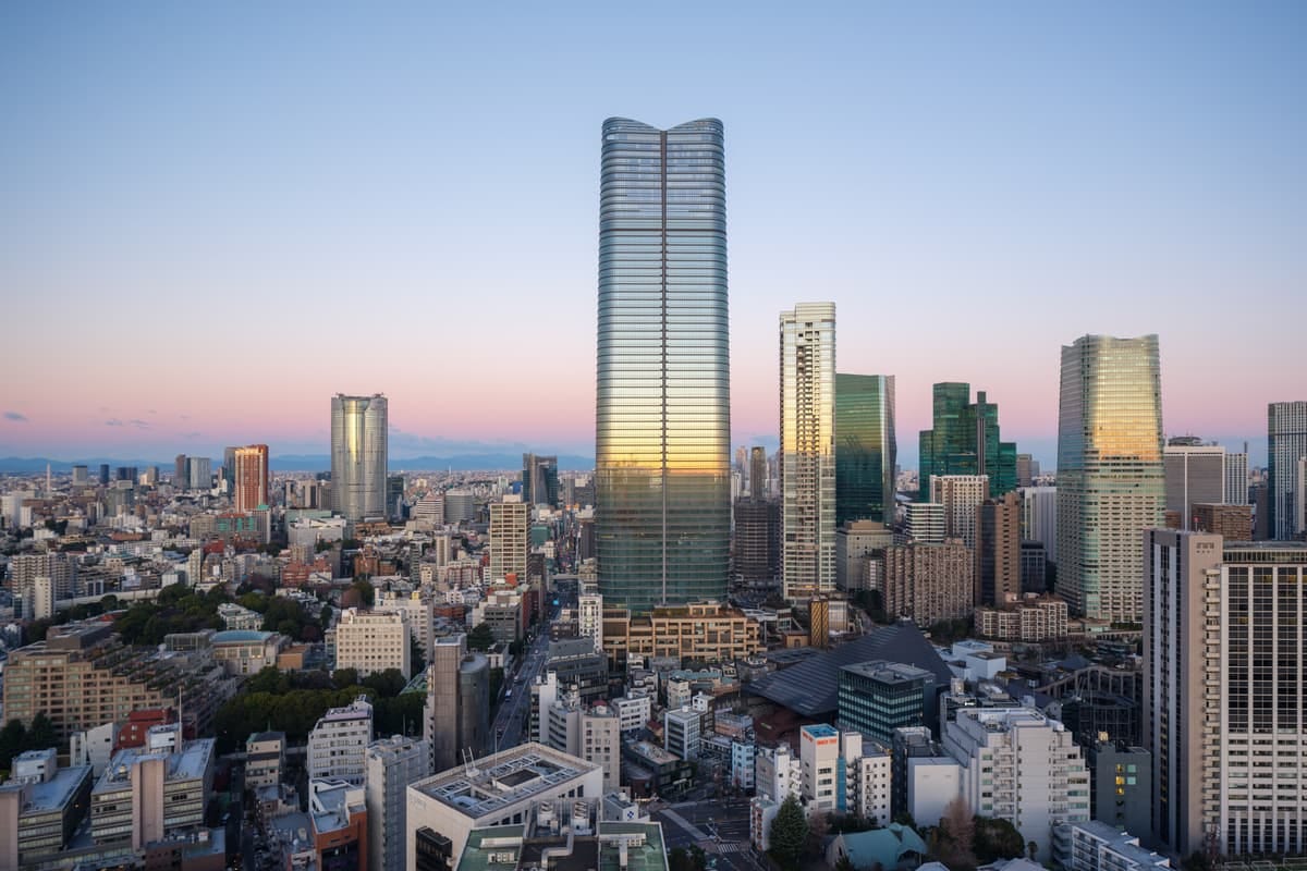 The Mori JP Tower rises to a height of 325.2 m (1,066 ft)